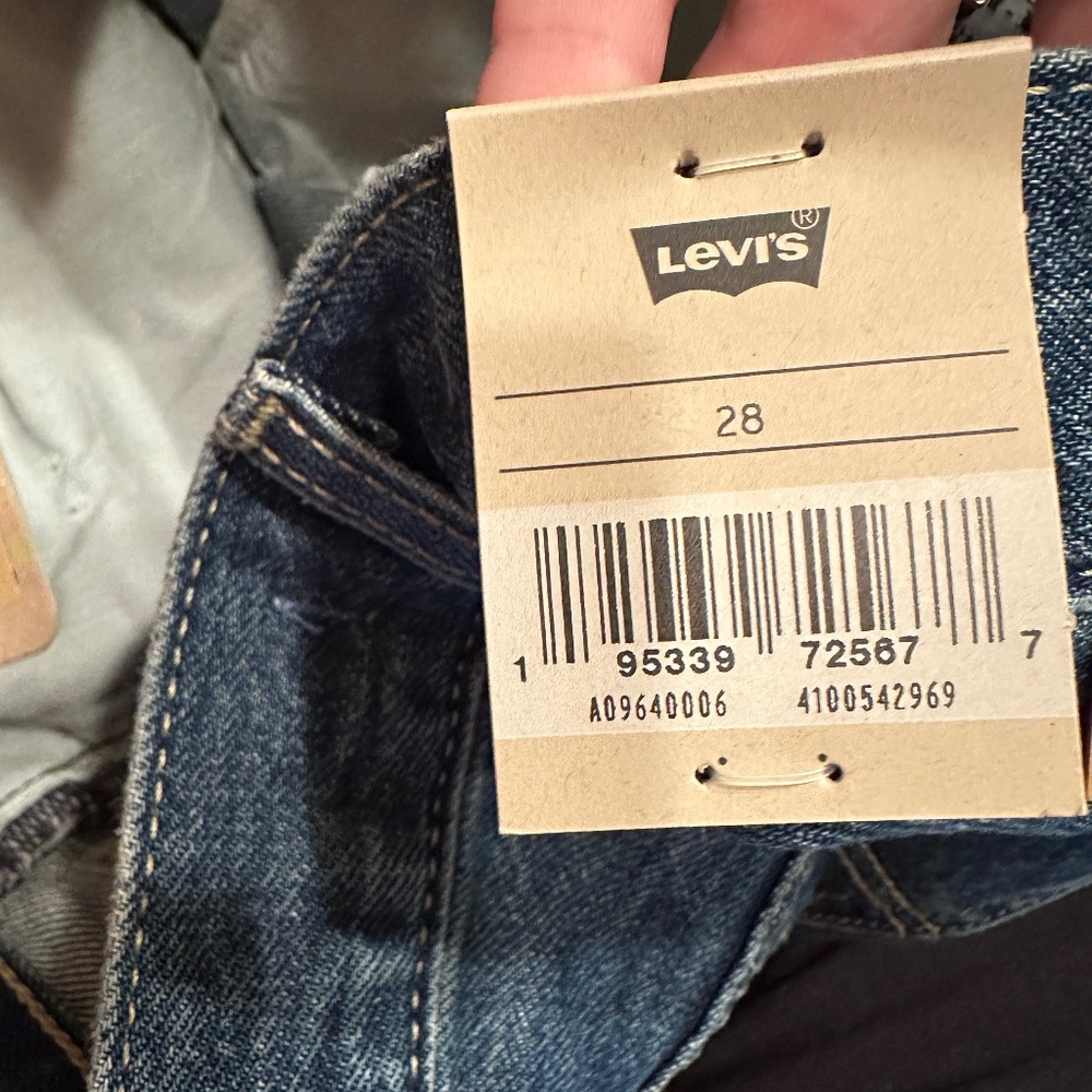 Levi's Low Pro Straight Distressed Jeans | Size 28 | NWT | MSRP $79.50 - Picture 1 of 4